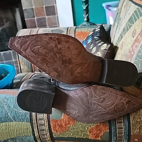 DONALD J. PLINER GITTA WESTERN FRINGE BOOT Black & Brown 7M - NWOT! - Picture 5 of 7